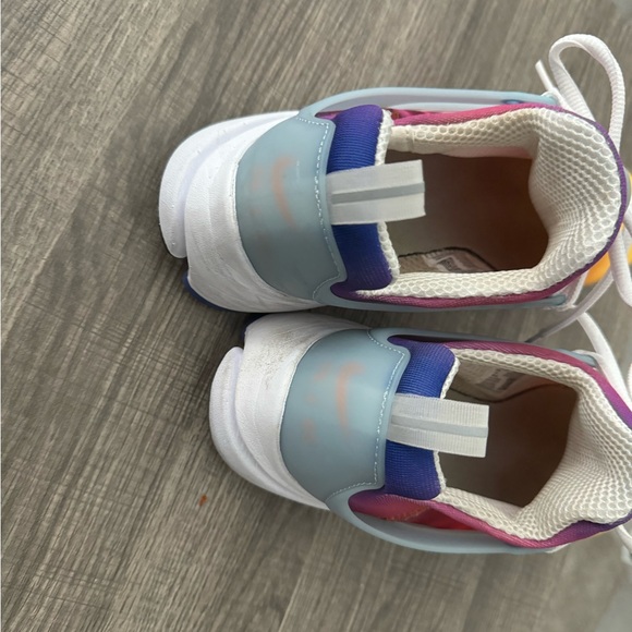 Nike Gradient Sneakers - Picture 3 of 6